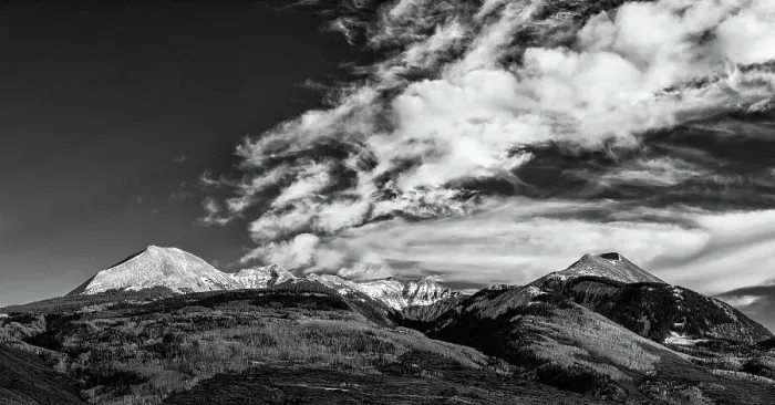 Framed Print : USA, Utah. View of the snow covered Manti-La Sal Mountains in late autumn with clouds, near Moab. Date: 01-11-2020 Framed Print : USA, Utah. View of the snow covered Manti-La Sal Mountains in late autumn with clouds, near Moab. Date: 01-11-2020