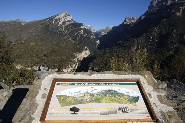 Valley of Vio - Information board - Ordesa y Monte Perdido National Park - Pyrenees - Spain