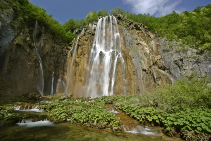 Framed Print : Waterfall cascading down steep cliffs in lower canyon area Plitvice Lakes National Park, Croatia Framed Print : Waterfall cascading down steep cliffs in lower canyon area Plitvice Lakes National Park, Croatia