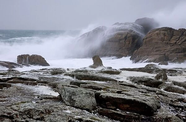 Waves crashing against rocky coastline - St-Guenole - Brittany - France