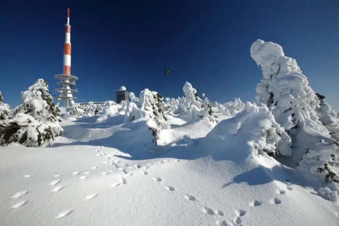 Framed Print : Weather Station and Transmitter Mast on Brocken summit in winter landscape covered with snow - National Park Harz Mountains - Sachsen-Anhalt - Germany Framed Print : Weather Station and Transmitter Mast on Brocken summit in winter landscape covered with snow - National Park Harz Mountains - Sachsen-Anhalt - Germany