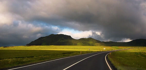 Winding road, Vik, Iceland Date: 22-07-2017