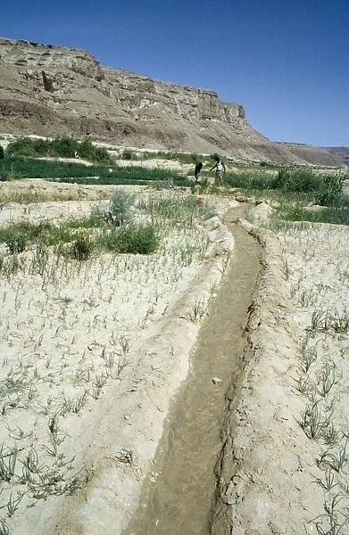 YEMEN - Agriculture. Irrigation, showing water channel