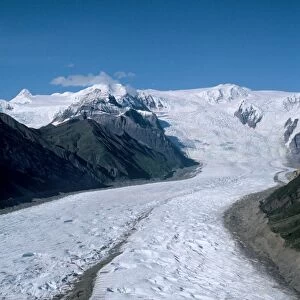 Alaska - Kennicott Glacier and Mount Blackburn in Wrangell-St. Elias National Park S5459