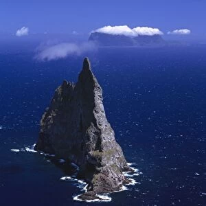 Balls Pyramid world's tallest sea stack, 562 metres, New South Wales, Australia JPF32736