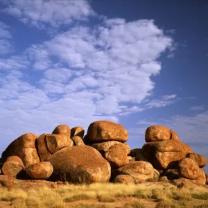 Boulders in Karlwekarlwe Karlu Kalu ( round objects ), a Sacred Meeting Place for Aboriginal people. Devils Marbles Reserve, N. Territory, Australia