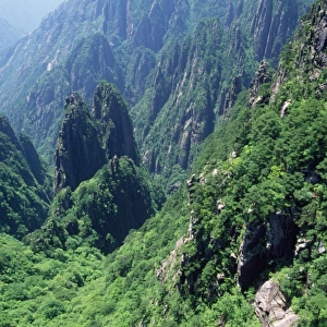 China Mount Huangshan, The Yellow Mountains Anhui Province. World Heritage listing