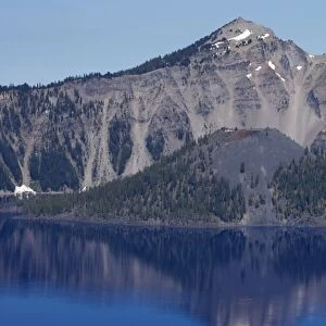 Crater Lake showing Wizard Island (volcanic cone) Lake is 1, 943 feet deep, deepest in the USA Crater Lake National Park Oregon, USA LA000693