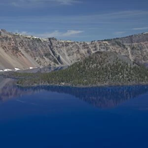Crater Lake showing Wizard Island (volcanic cone) Lake is 1, 943 feet deep, deepest in the USA Crater Lake National Park Oregon, USA LA000703