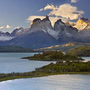 Cuernos del Paine - mountain scenery encompassing the granite peaks of the Cuernos del Paine massif and turqoise coloured Lago Pehoe at sunset - UNESCO World Heritage Site Torres del Paine National Park - Patagonia - Chile - South America