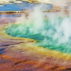 Grand Prismatic Spring, Yellowstone National Park, Wyoming, USA. Date: 25-05-2021 Grand Prismatic Spring, Yellowstone National Park, Wyoming, USA. Date: 25-05-2021