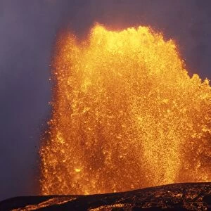 Kilauea Volcano - Hawaii - Big Island - USA - 1986 eruption of the Pu'u O'o Vent - Lava Fountain