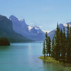 Spirit Island - Summer. Maligne Lake, Jasper National Park, Alberta, Canada. S5428