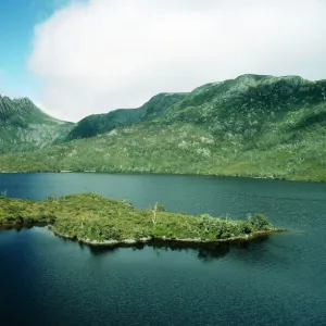 Tasmania Australia Cradle Mountain & Lake Dove. Cradle Mountain & Lake St Clair National Park