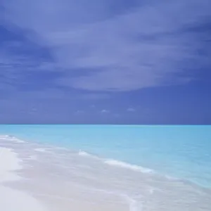 Turquoise Sea - Blue Sky and White Sand - Midway Island - Pacific Ocean LA001785 Turquoise Sea - Blue Sky and White Sand - Midway Island - Pacific Ocean LA001785
