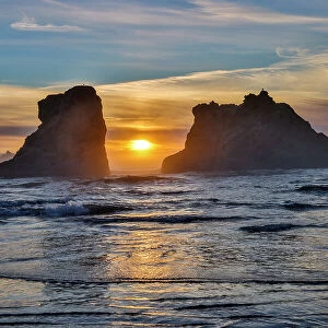 Usa, Oregon, Bandon. Bandon Beach, Sunset at the Beach Date: 05-08-2021