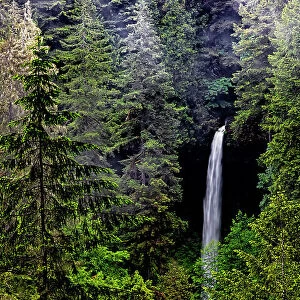 USA, Oregon, Silver Falls State Park, North Falls Date: 10-06-2018