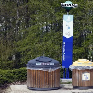 Waste collection - with Info panel on the A7 motorway - France