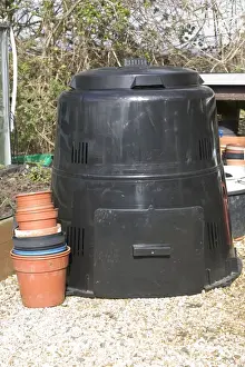 Recycling Prints: 220 litres compost bin made by Blackwall using 100% recycled plastic Cotswolds UK