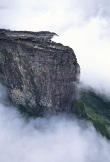 Images Dated 13th October 2009: Aerial image of Tepuis, Venezuela South America: Mount Kukenaam (Kukenan, Kukenan, Cuguenan)