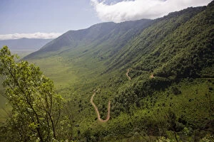 Africa. Tanzania. Steep ascent on the road