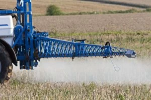 Images Dated 19th August 2011: Agricultural Spraying Machine - spraying herbicide chemicals - Lower Saxony - Germany