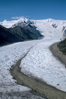 Images Dated 28th March 2008: Alaska - Kennicott Glacier and Mount Blackburn in Wrangell-St. Elias National Park S5459