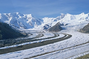 Images Dated 28th March 2008: Alaska. - Kennicott Glacier and Mount Blackburn in Wrangell-St. Elias National Park. S2582