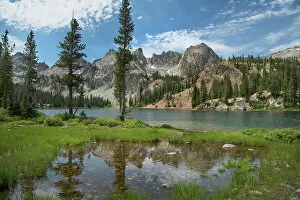 Images Dated 8th February 2022: Alice Lake, Sawtooth Mountains, Idaho. Date: 06-08-2019