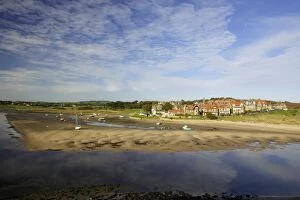 Images Dated 29th October 2006: Alnmouth - coastal village and holiday resort, view from Church Hill, Northumberland, England, UK