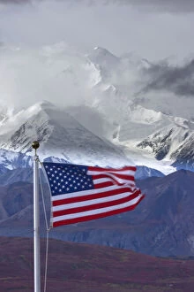 Images Dated 13th August 2010: American Flag and Mt. McKinely, Denali National