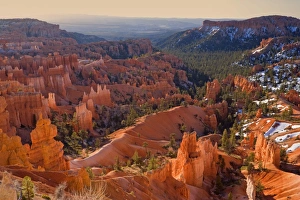 Amphitheatre - view from the rim trail over the amphitheatre of hoodoos Amphitheatre - view from the rim trail over the amphitheatre of hoodoos