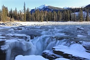Images Dated 14th November 2009: Athabaska Falls - partially frozen. Rocky Mountains - Jasper National Park - Alberta - Canada