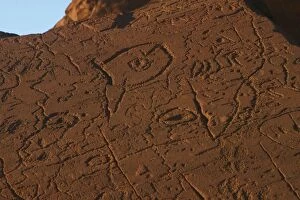 Images Dated 19th August 2003: Australia - Aboriginal Rock carvings