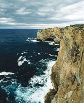 Images Dated 25th November 2004: Australia Cliffs in Jervis Bay, New South Wales. Nature reserve of the Capital Territory about 170