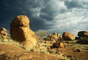Australia - The Devil s Marbles, Granite boulders, Northern Territory, Australia