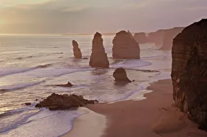 Australia, Victoria - The Twelve Apostles with collapsed stack in foreground (collapsed 3rd July 2005) Australia, Victoria - The Twelve Apostles with collapsed stack in foreground (collapsed 3rd July 2005)
