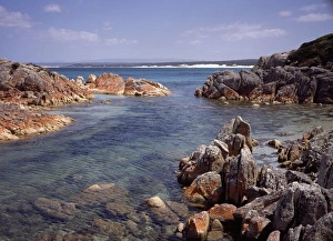 Images Dated 22nd February 2006: Australia - View south from Eddystone Point across to the Bay of Fires Bay of Fires walk