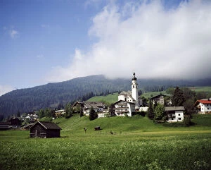 Austria, Karnten, Carinthia, View of Hochosterwitz