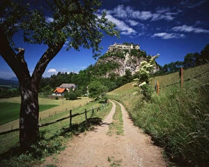 Austria, Tyrol, Reutte, View of dirt road