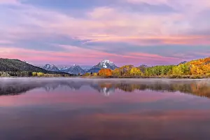 Autumn view of Mount Moran and Snake River, Grand Teton National Park, Wyoming Date: 27-09-2020