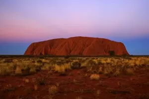 Images Dated 29th May 2008: Ayers Rock - Uluru - shortly after sunset