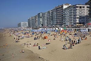Images Dated 1st August 2011: Belgian seaside - beach with hotels and tourists