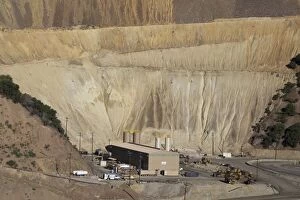Images Dated 10th August 2010: Bingham Canyon Mine - one of the biggest open pit copper mines in the world - also mine gold