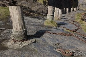 Bollards Gallery: Bollards Rope on the quayside at low tide Boscastle
