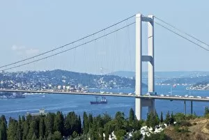 Images Dated 25th July 2008: Bosphorus Bridge in Istanbul, connecting Europe (left) and Asia (right)