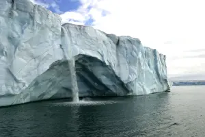 Brasvells Prints: Brasvells Glacier - 200 km long Nordaustlandet - Svalbard