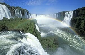 Images Dated 10th November 2010: BRAZIL / Argentina - Iguazu Falls, Devils Throat, main fall, viewed from Brazil