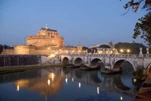 Bridge crossing Tiber River - Castel Sant angelo