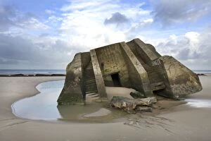 Images Dated 30th November 2011: Bunker on the beach